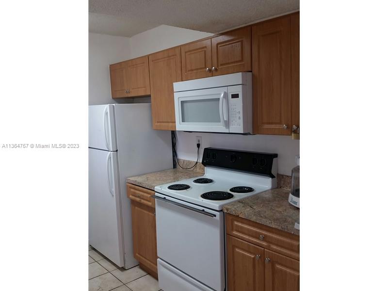 SOLEIL LAKE CONDO - Residential Lease