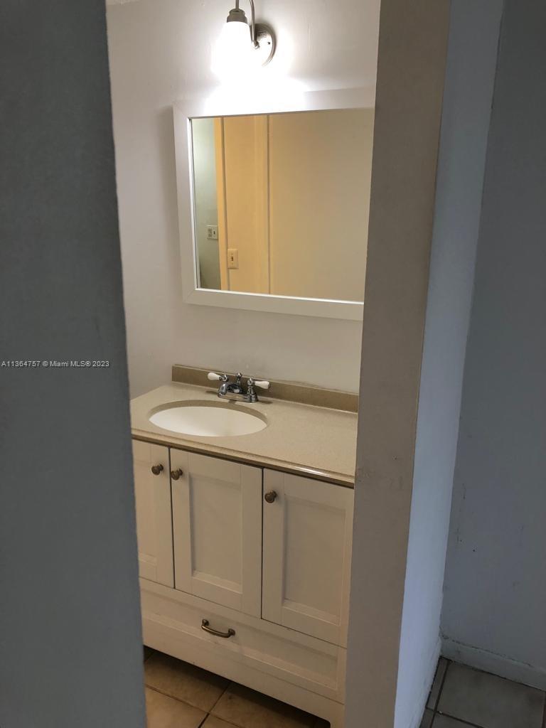 SOLEIL LAKE CONDO - Residential Lease