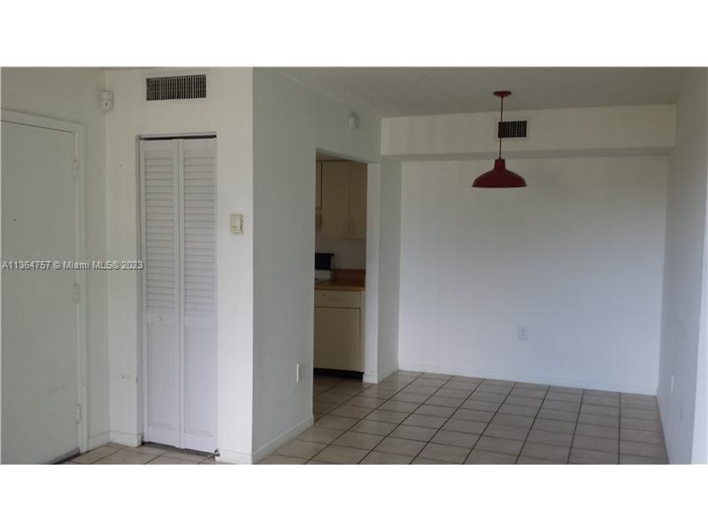 SOLEIL LAKE CONDO - Residential Lease