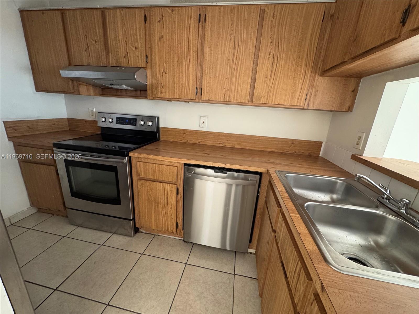 Welcome to this quiet, end unit on the 2nd floor with spectacular Garden views...Beautiful natural lighting and warm colors welcome you, in this oversized unit... Additional space off the living room can be used as a dining area. Well maintained home with inside washer & dryer, walk in master closet, oversized master bedroom, and beautiful open living space. lowest association in the area