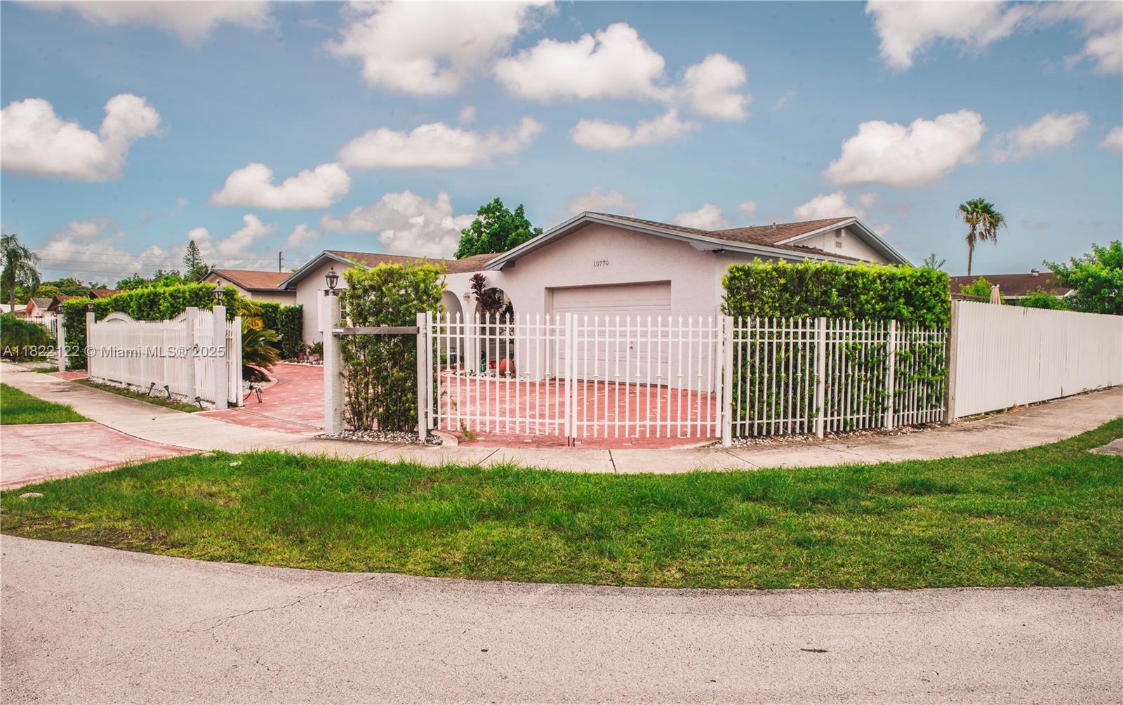 SOUTHLAND PINES - Residential