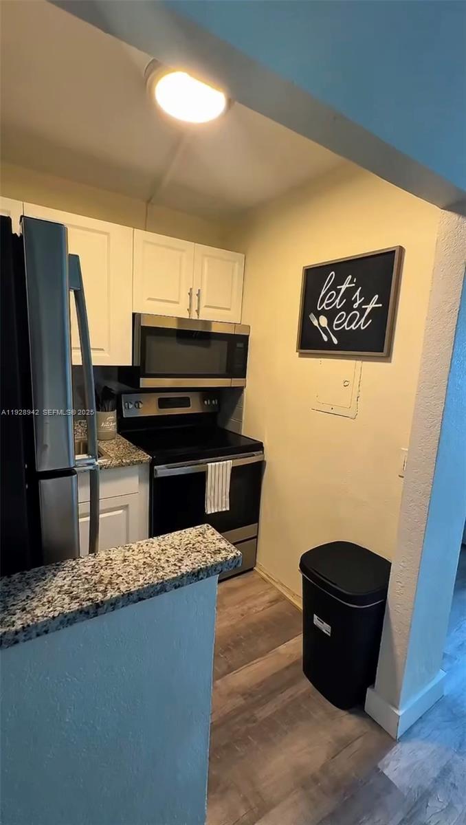 BAYSHORE YACHT & TENNIS C - Residential