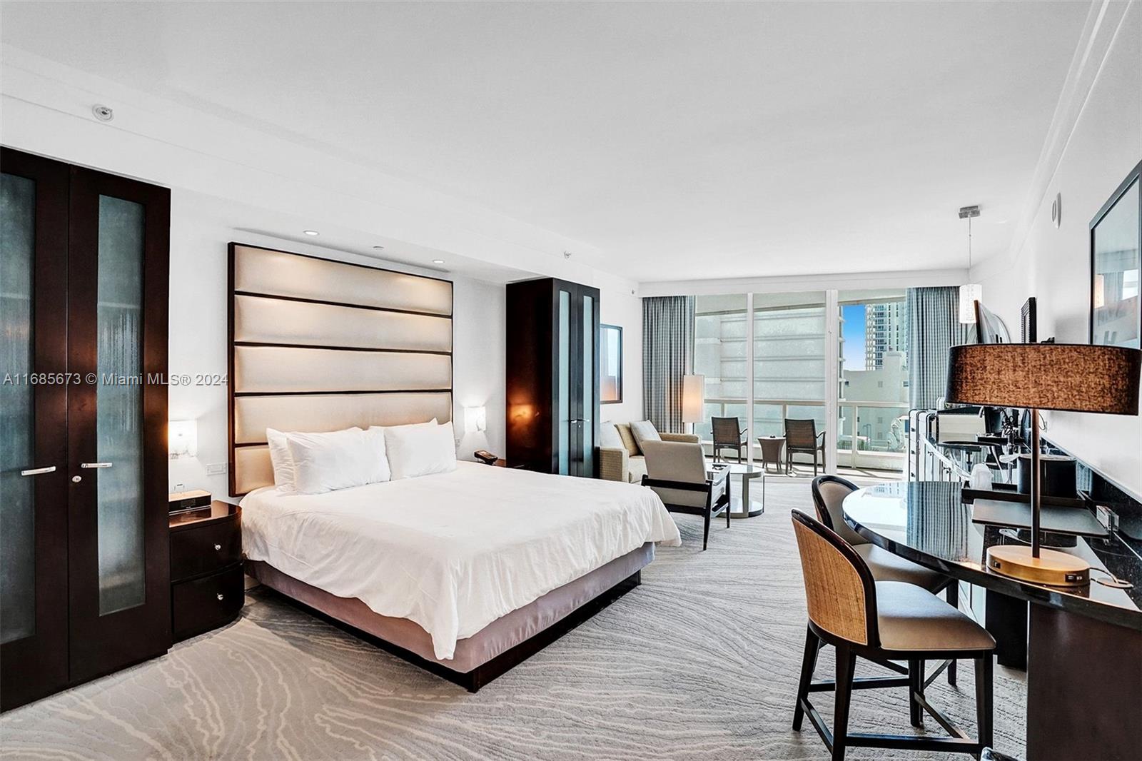 FONTAINEBLEAU III - Residential