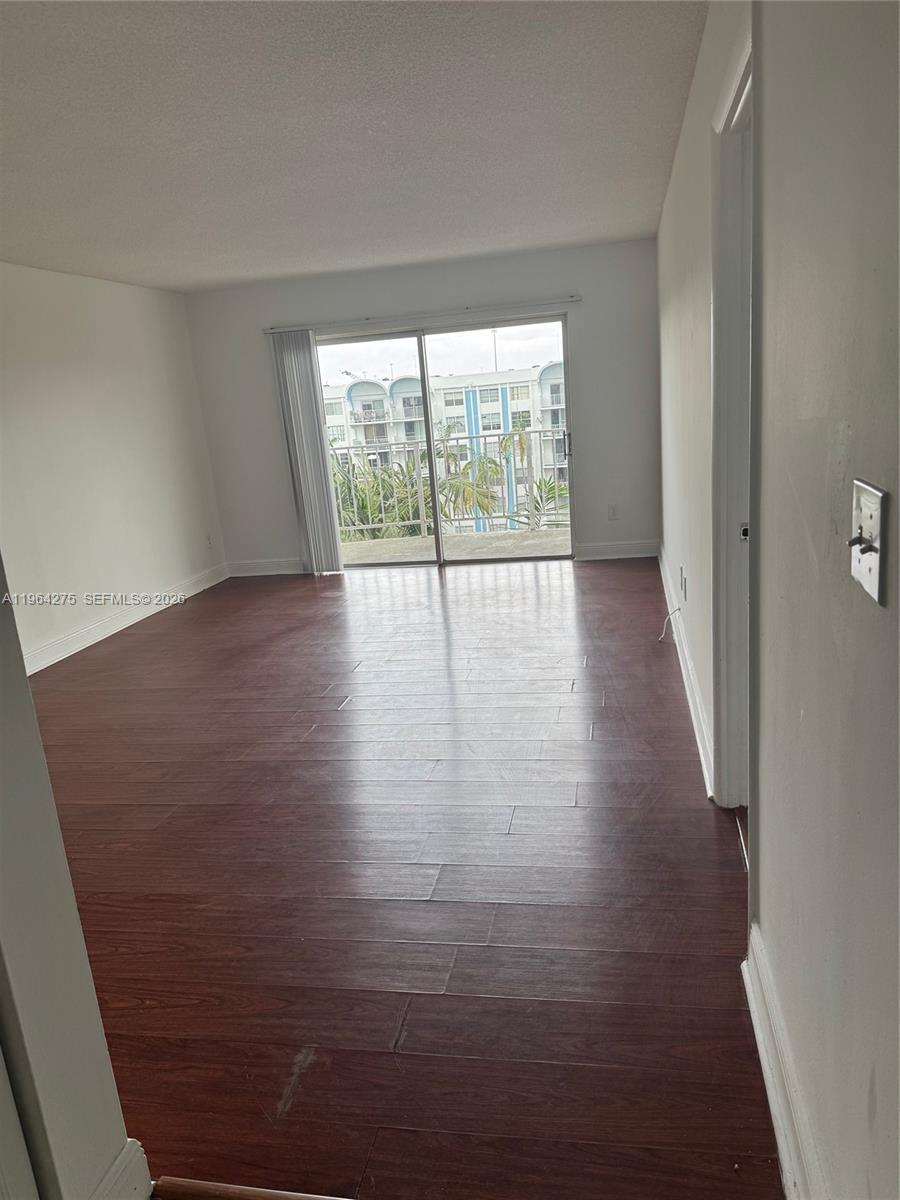 MONTECARLO CONDO - Residential
