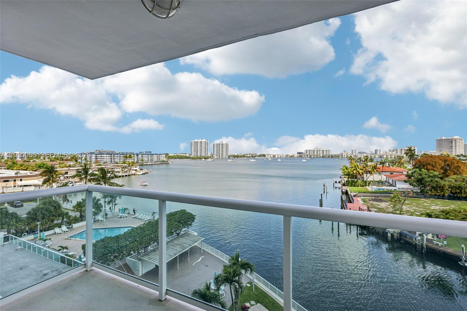 STRATFORD HOUSE CONDO - Residential