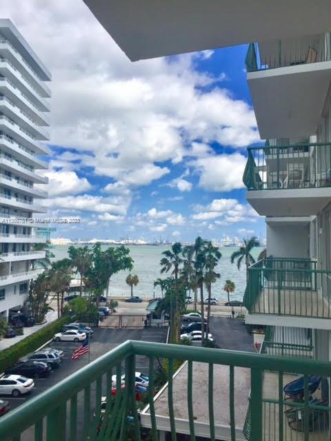 Impeccable studio right in the heart of Brickell! A beautiful view is waiting for you at the right price! Beautiful marble floors throughout, spacious walking closet. Air conditioning and hot water included! One parking space included. Security guard at gate and lobby. Pool, BBQ and gym on premises. Don't miss the opportunity to live near the best restaurants, shops and cafes in the most sought after district in South Florida! Vacant and VERY EASY TO SHOW! Call listing agent to schedule appointment! It won’t last!