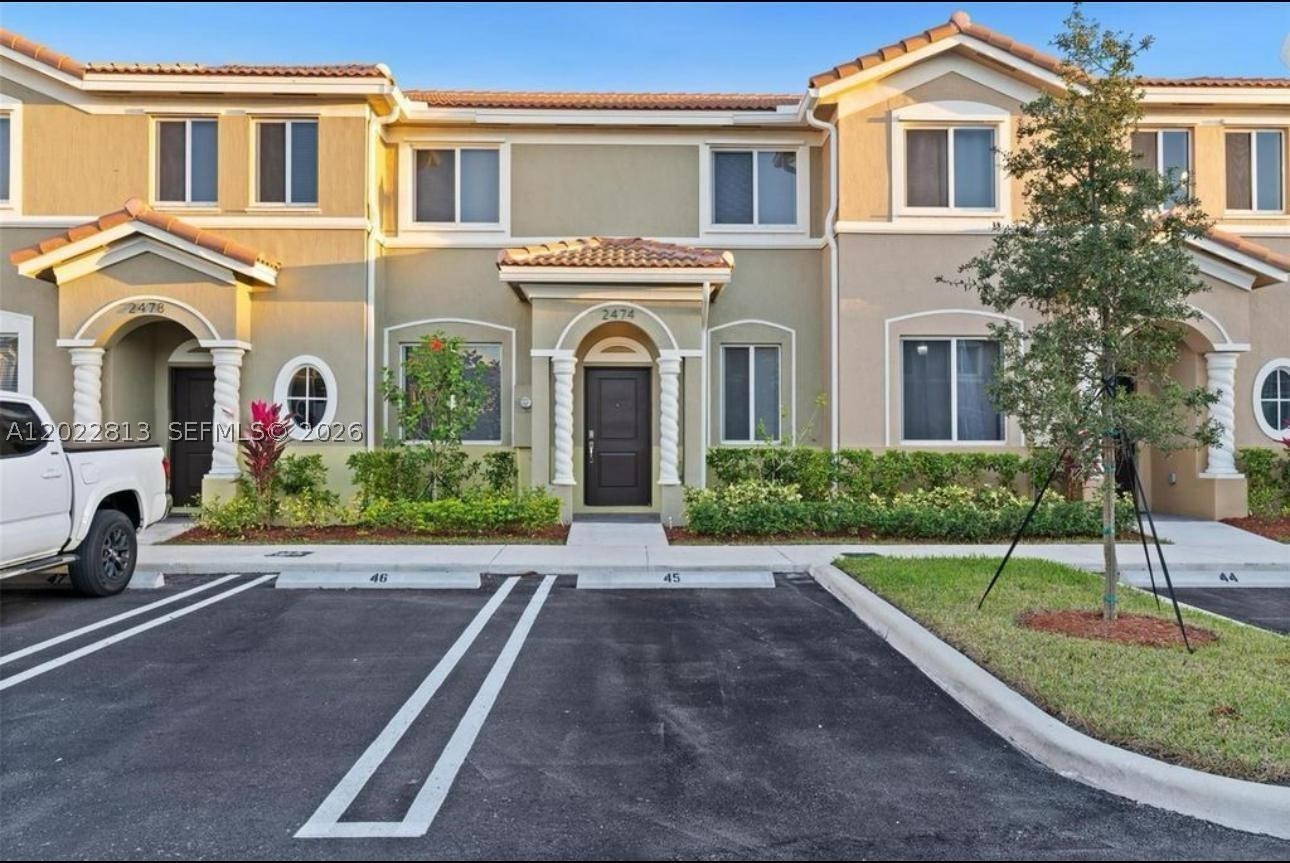 TOWNS AT SEASCAPE - Residential