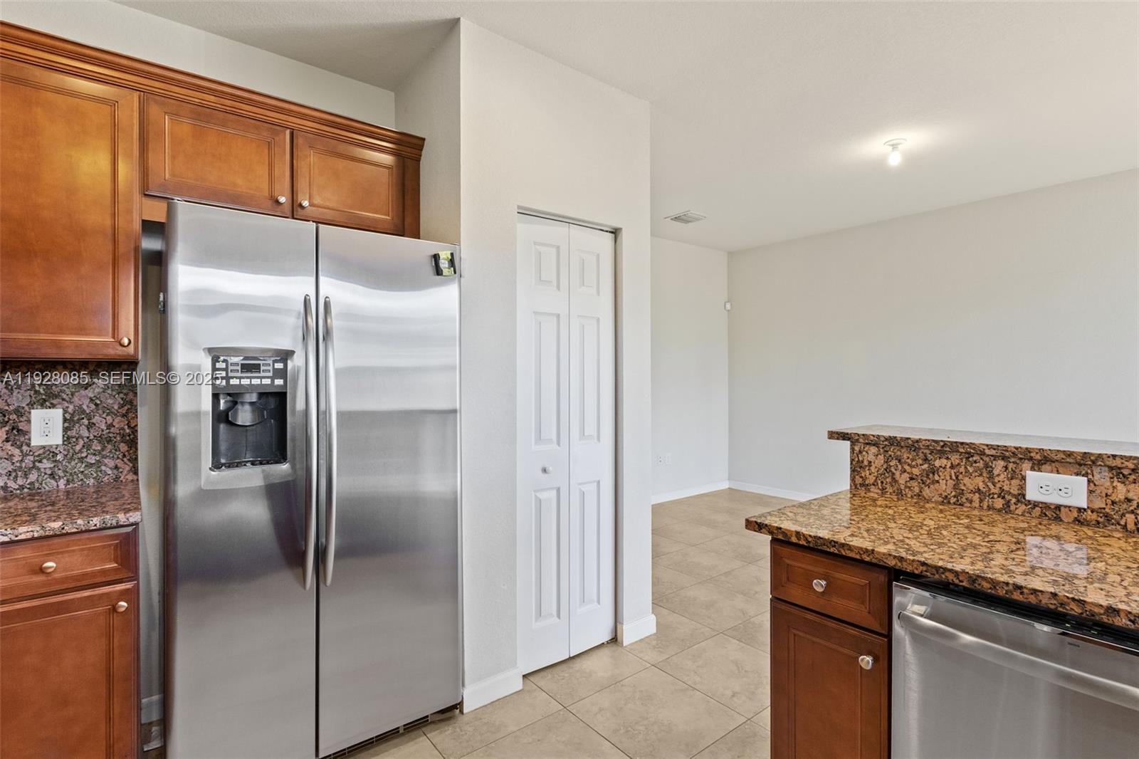 DORAL BREEZE - Residential