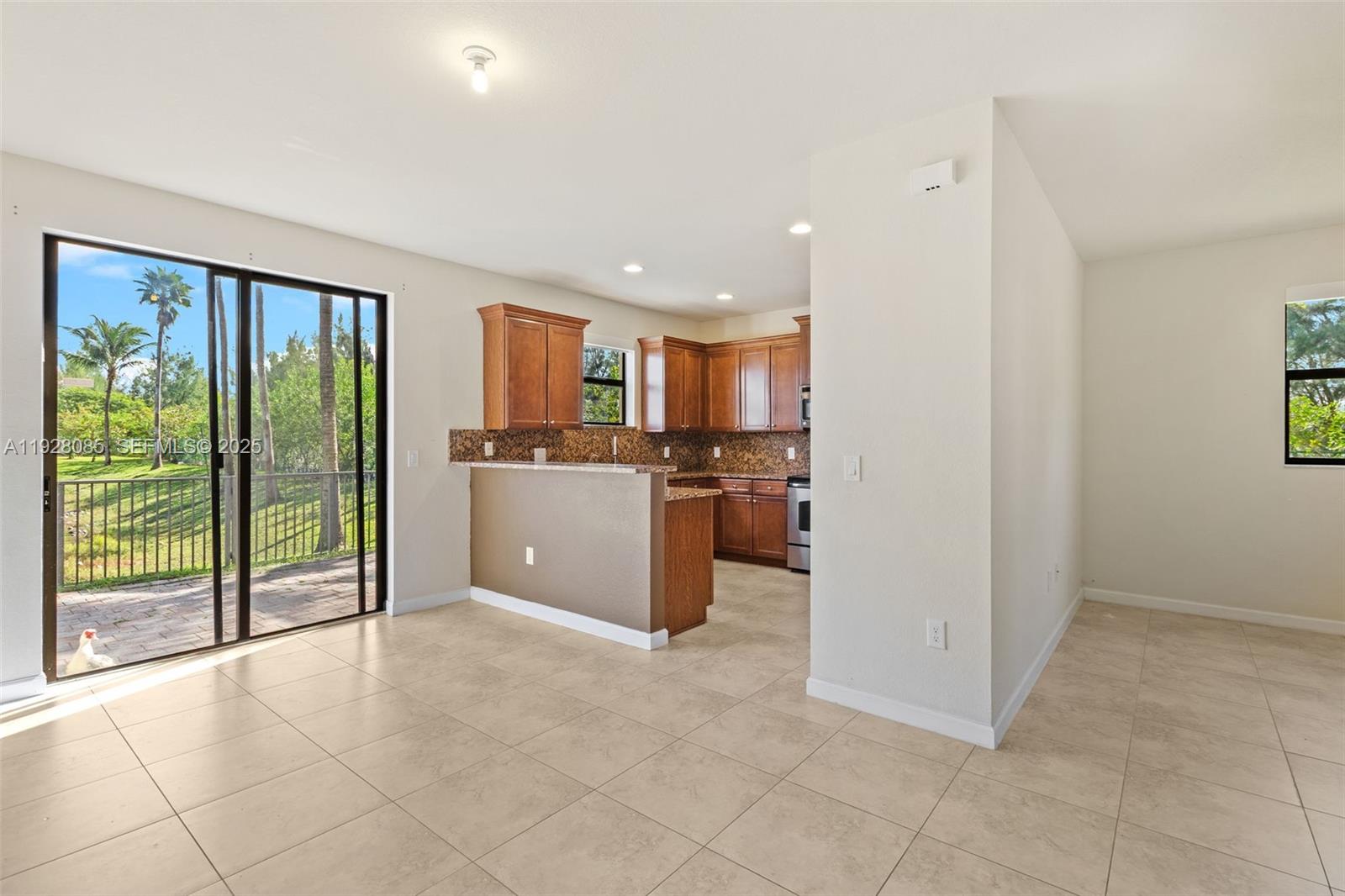 DORAL BREEZE - Residential