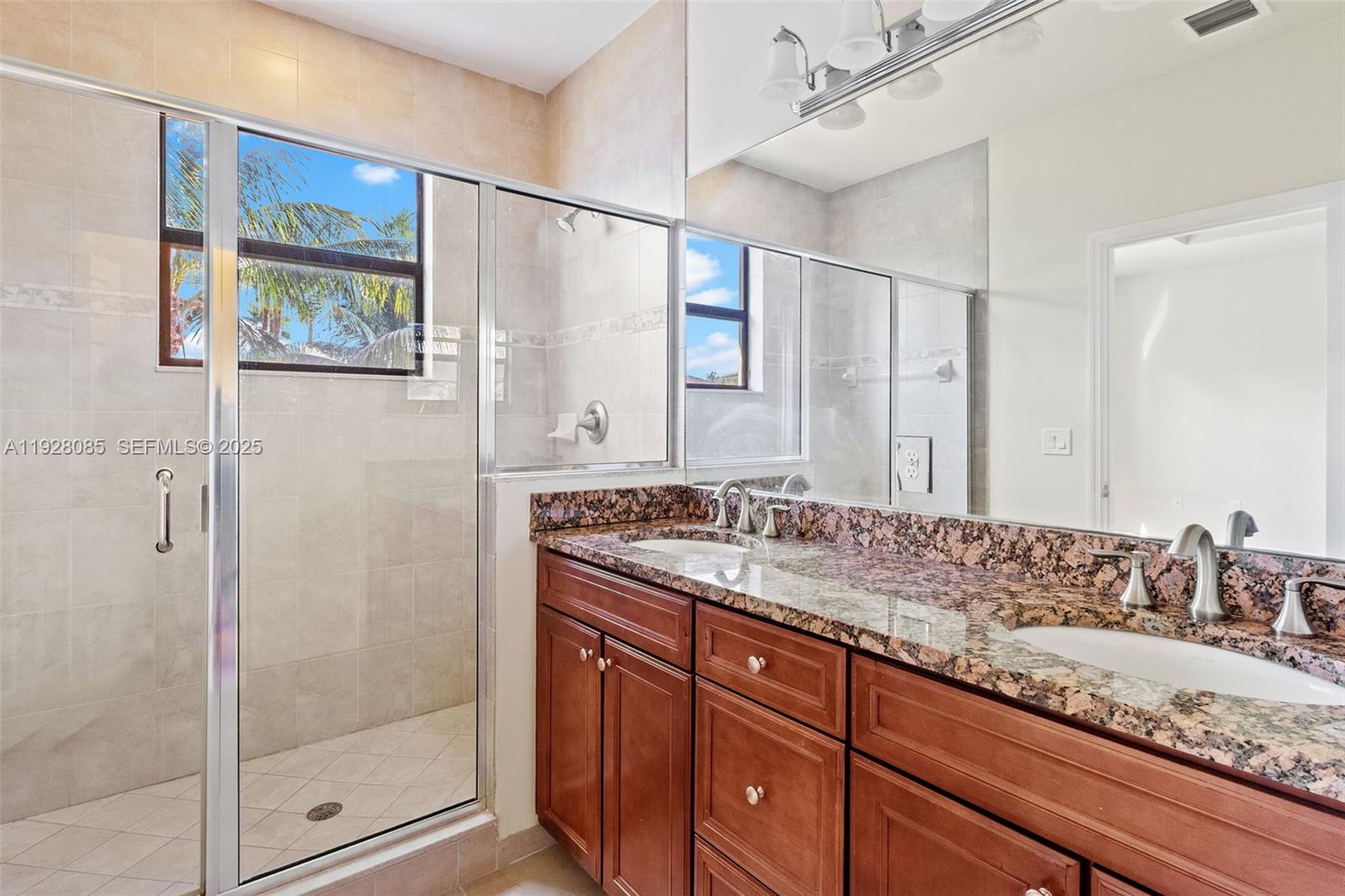 DORAL BREEZE - Residential