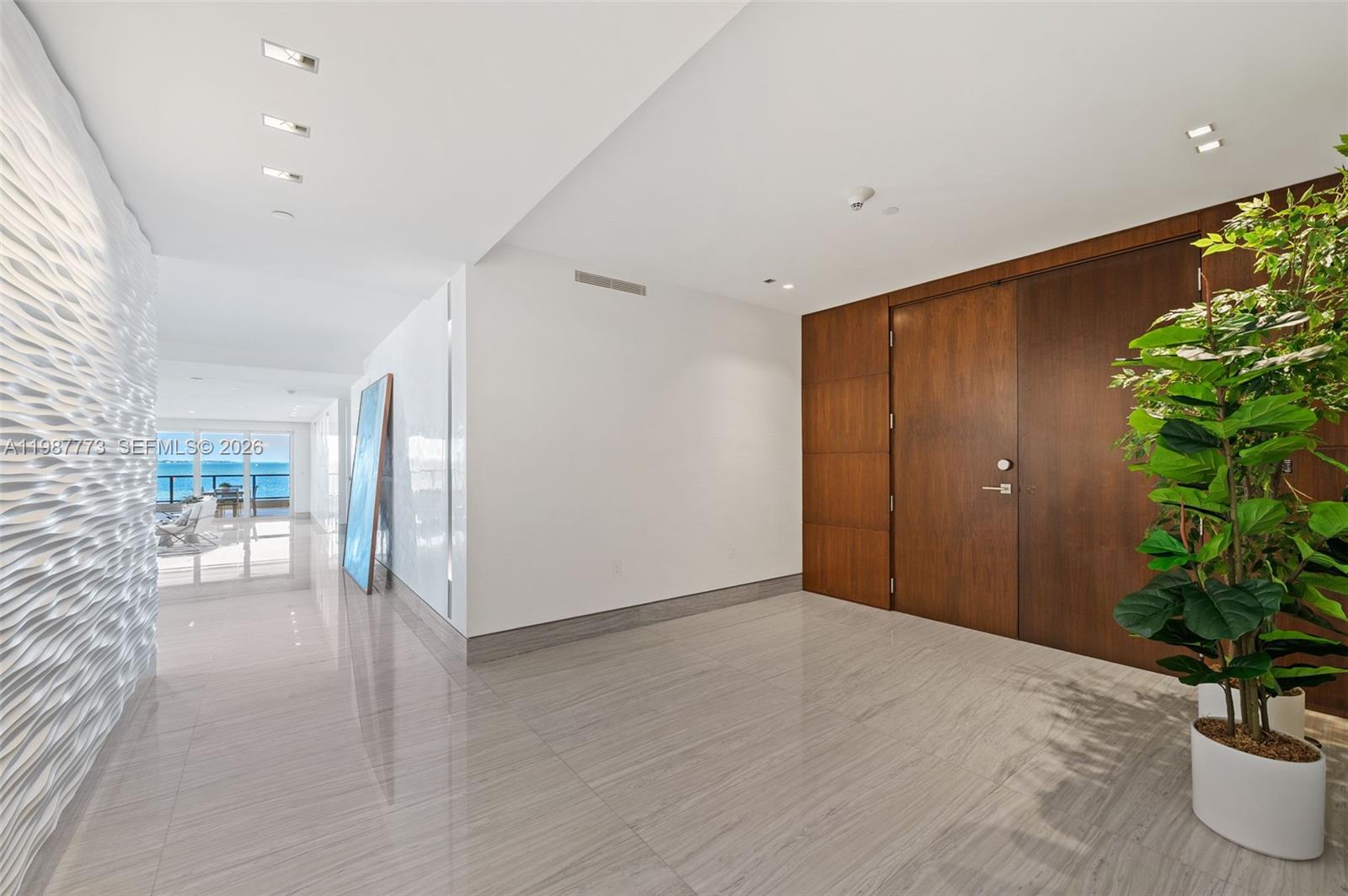 RESIDENCES AT VIZCAYA CON - Residential