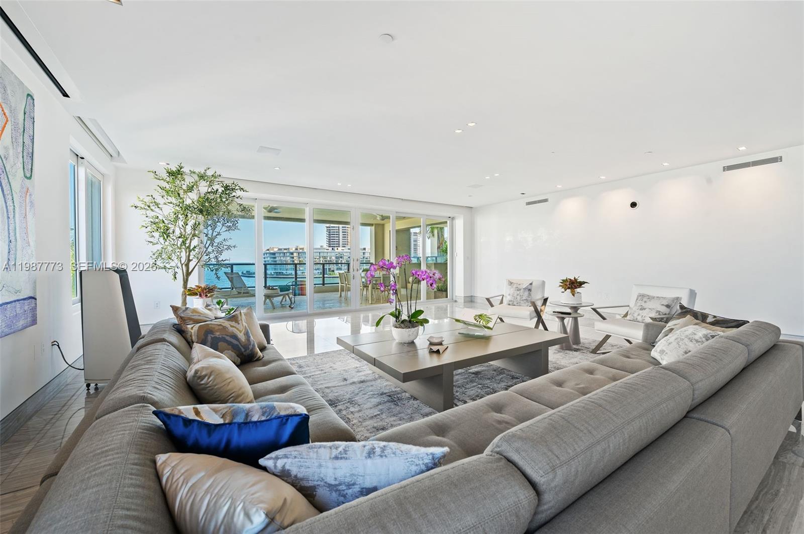 RESIDENCES AT VIZCAYA CON - Residential