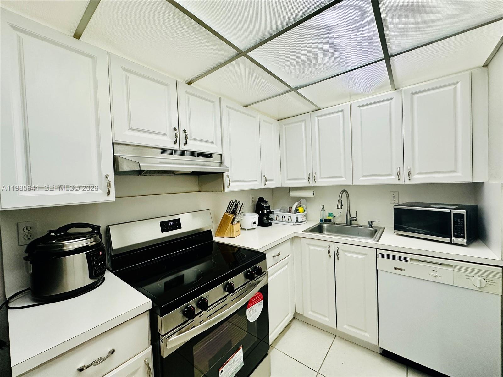 LAKEVIEW GARDENS AT MIAMI - Residential
