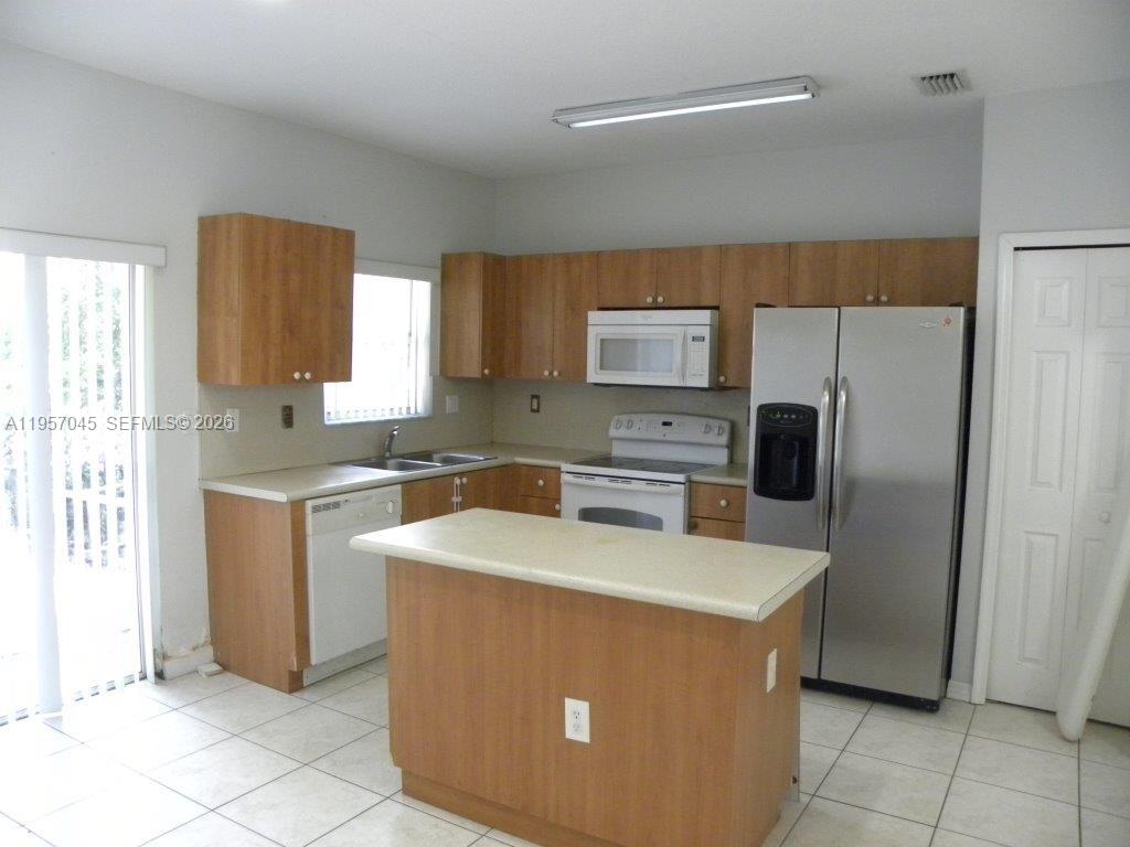 VENETIA GROVE - Residential
