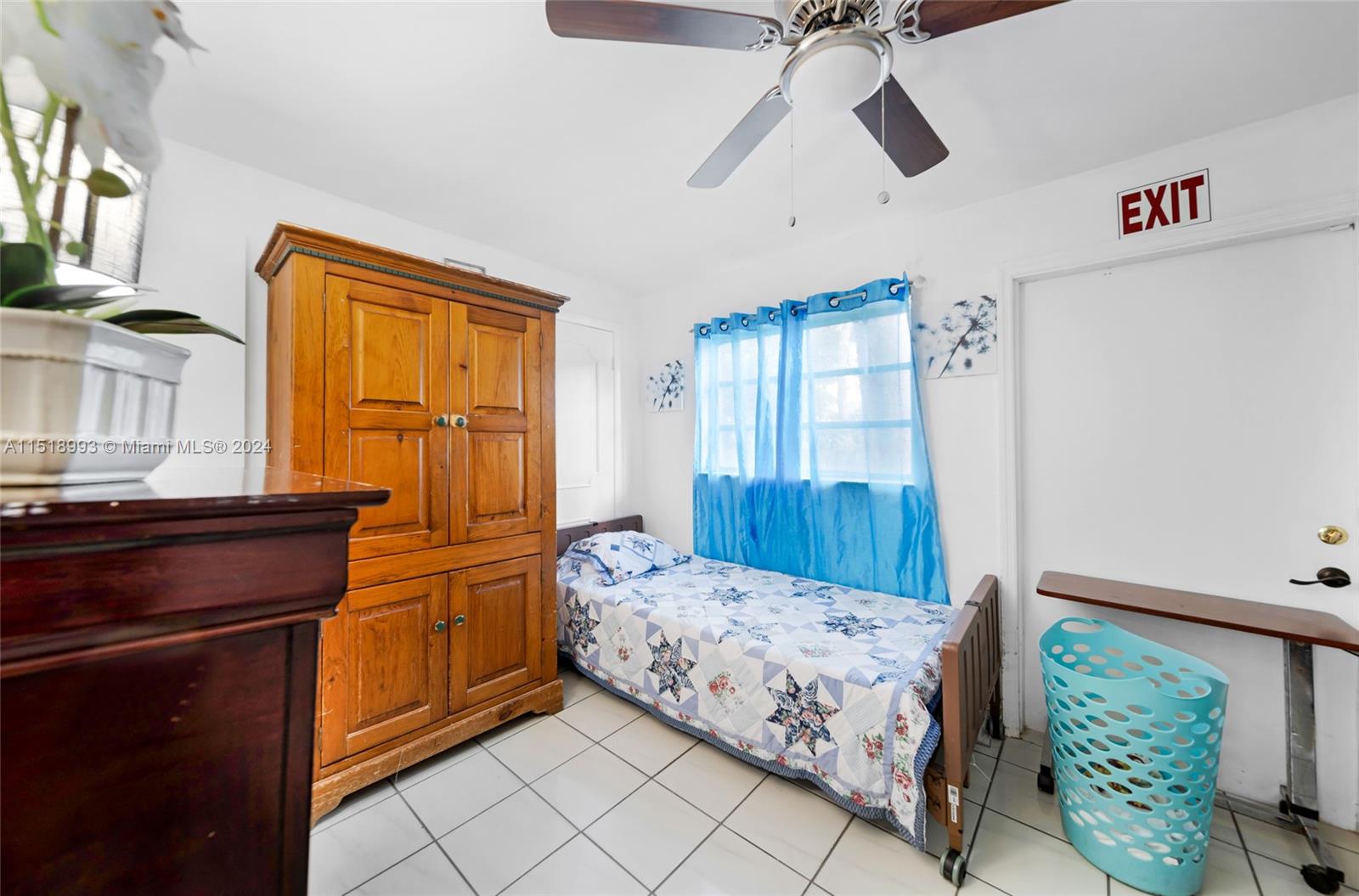 ESTHER MANOR - Residential