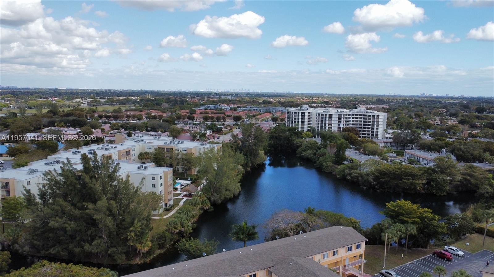 PASEO REAL CONDO - Residential