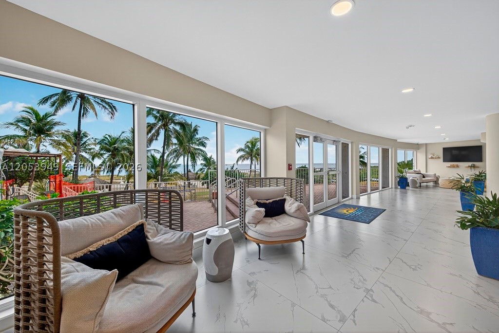 BREAKERS CONDOMINIUM - Residential Lease