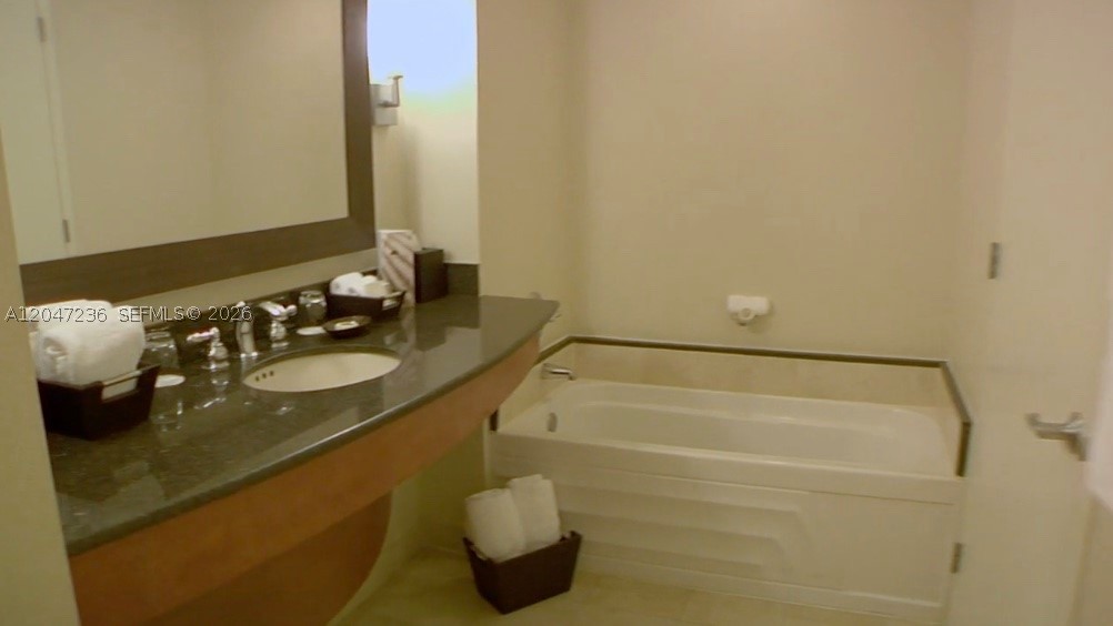 TRUMP INTERNATIONAL SONES - Residential
