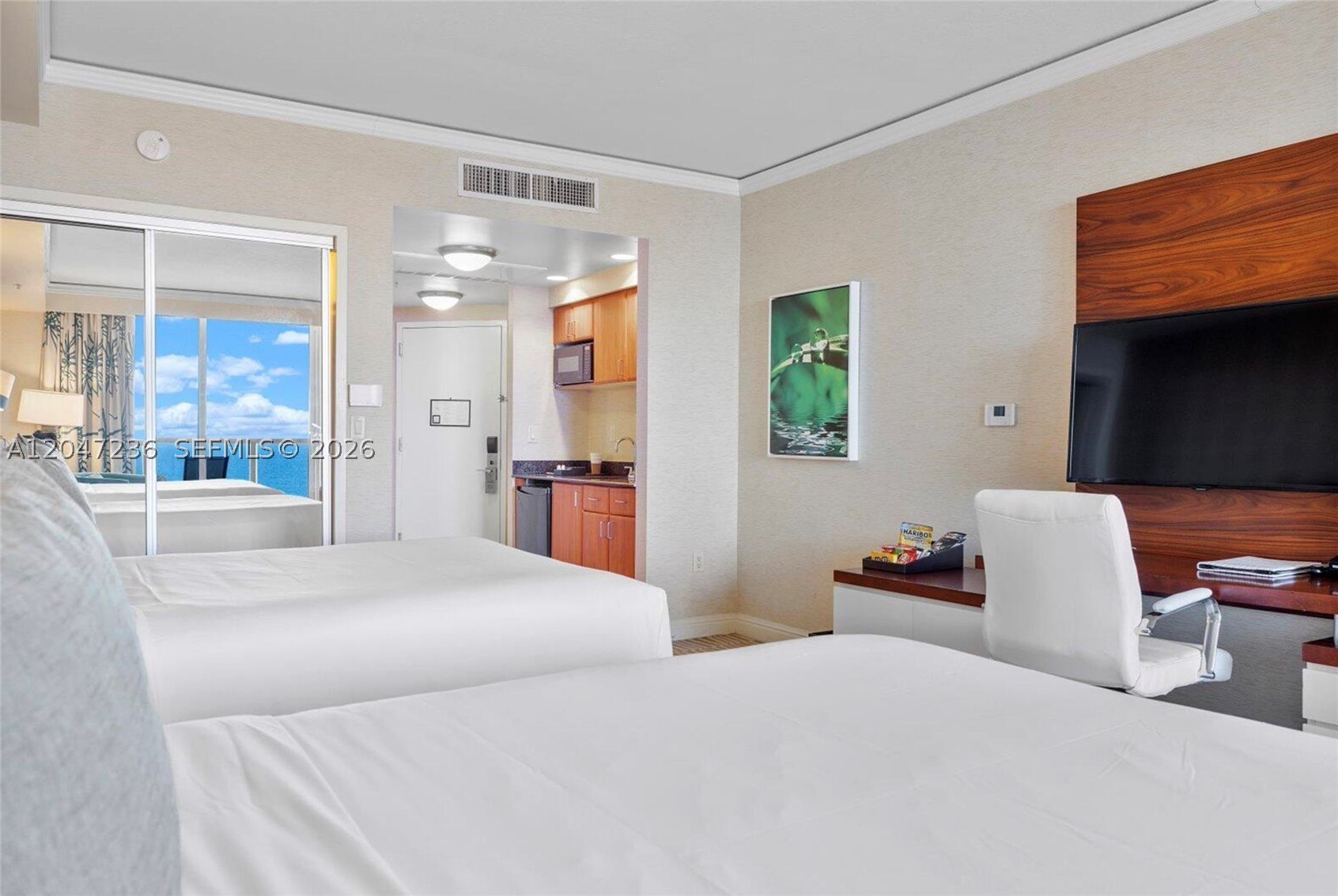 TRUMP INTERNATIONAL SONES - Residential