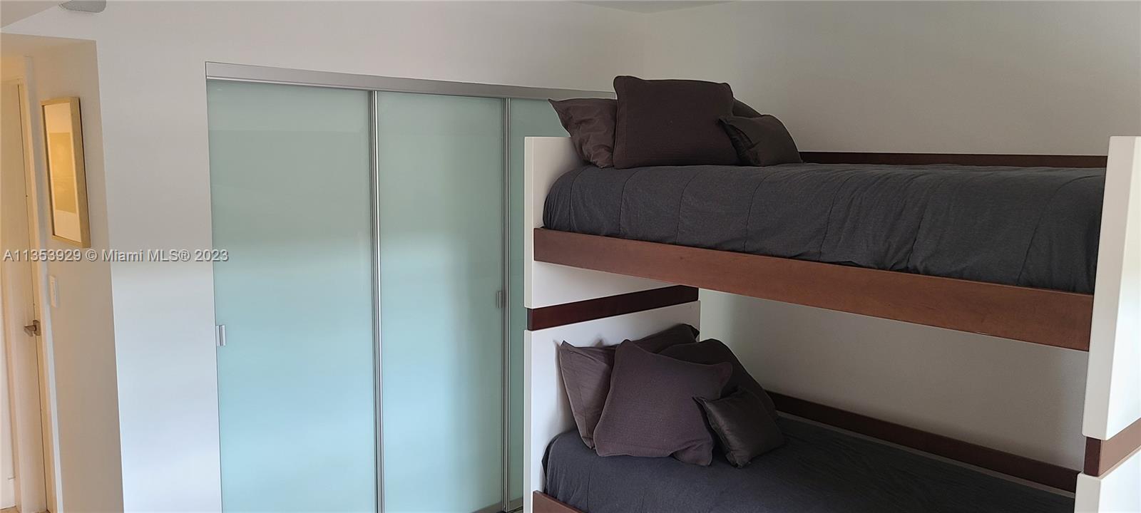 NO 104 PALM-AIRE COUNTRY - Residential