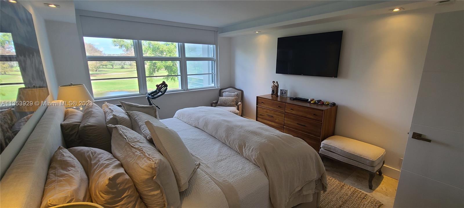 NO 104 PALM-AIRE COUNTRY - Residential