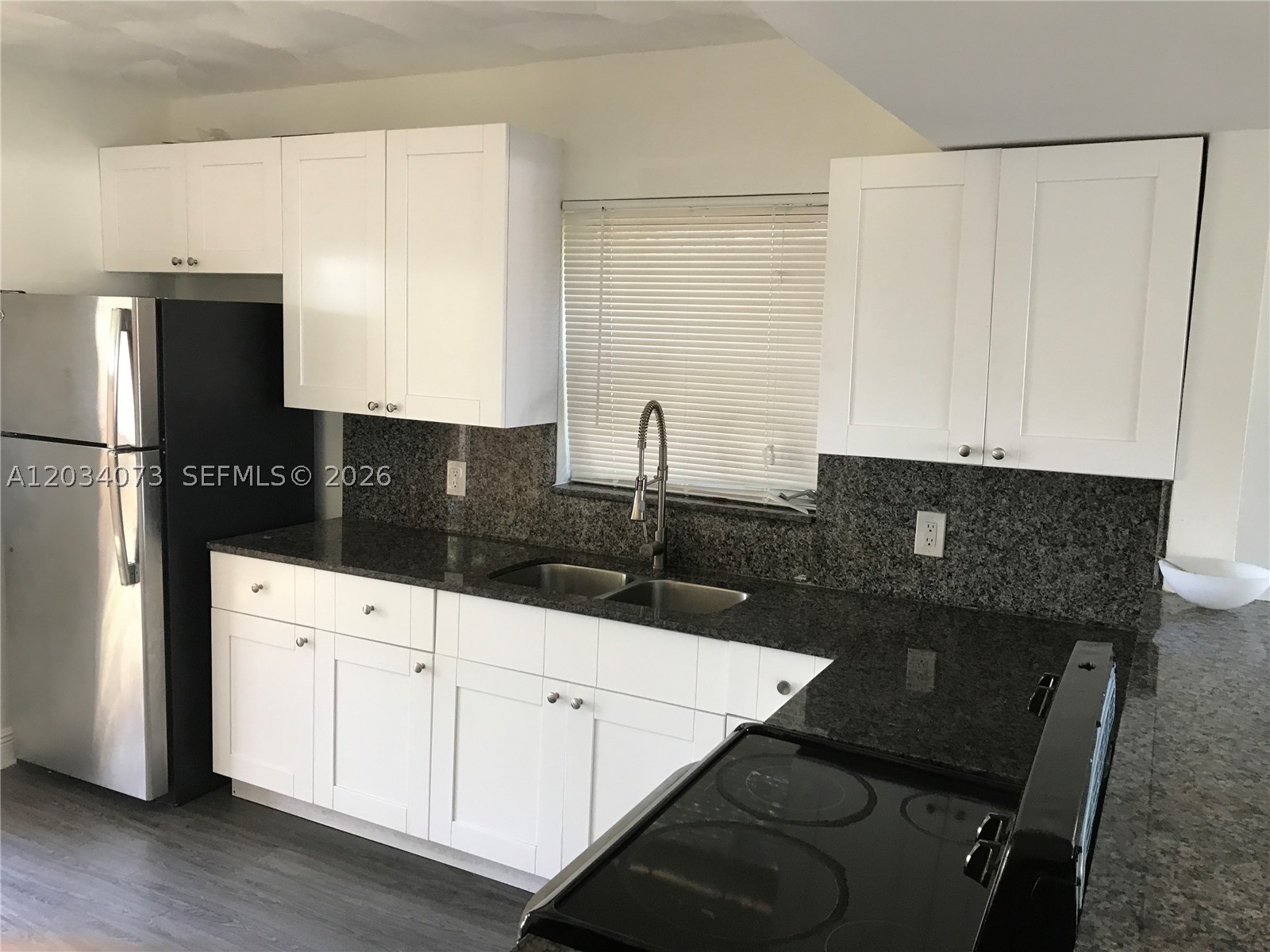 Seligman Twin Sites 83-34 - Residential Lease