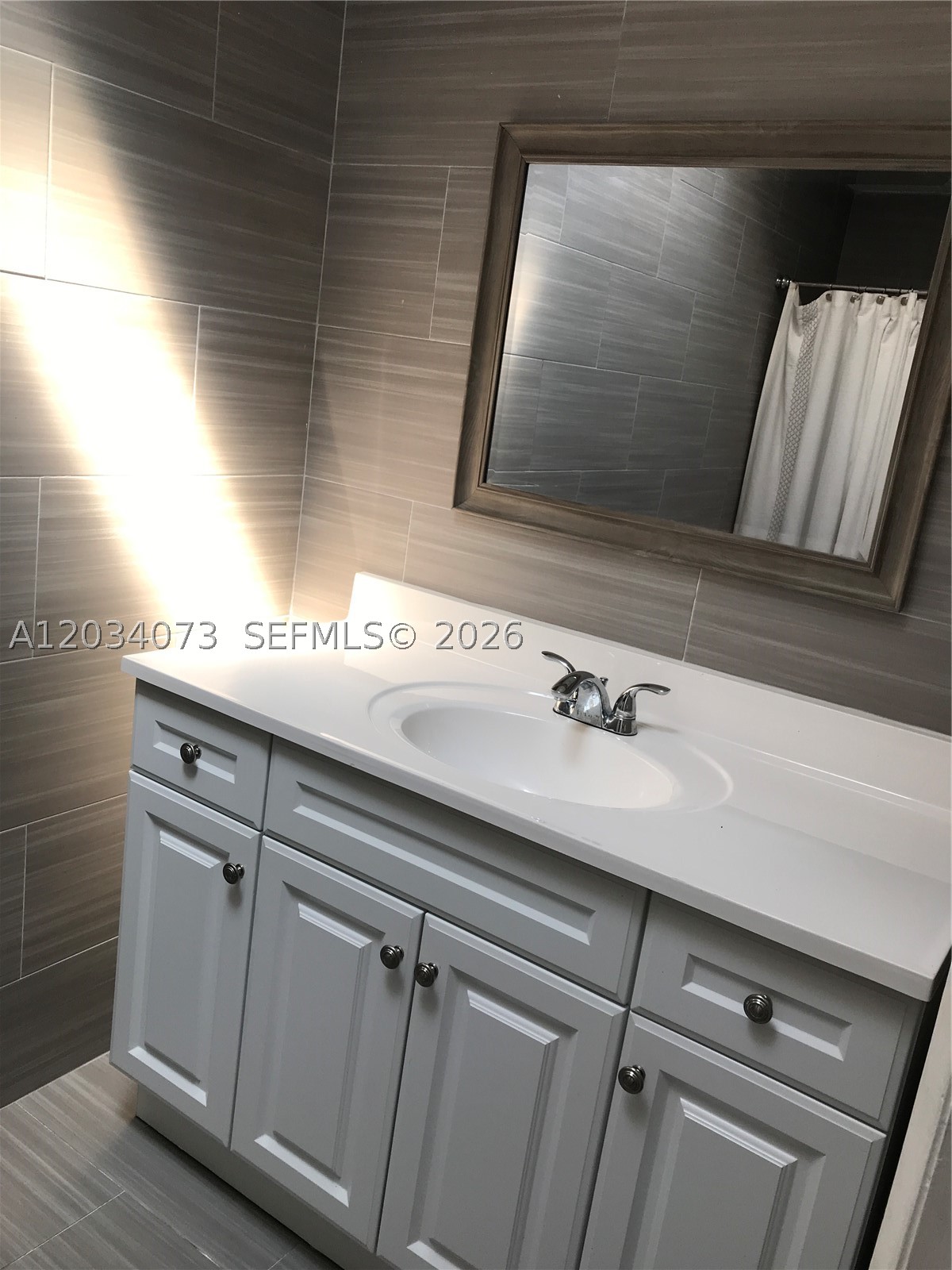 Seligman Twin Sites 83-34 - Residential Lease