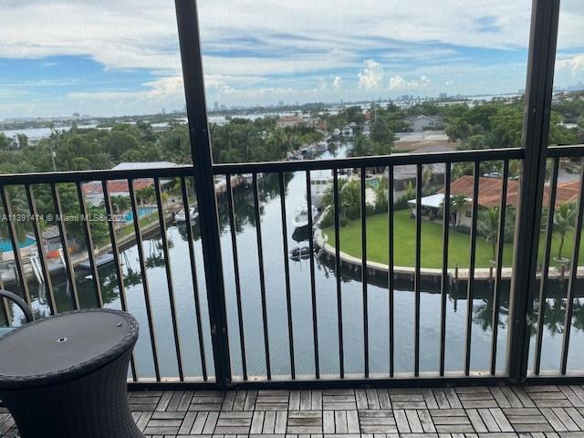VACANT...Cul de Sac ,very secure street with Arch Creek Reserve by FIO Campus....Great 2/2 waterfront furnished unit ,ready to move in. Completely remodeled unit with amazing bay views. Brand new stainless steel Applicances. Excellent location walking distance to shops and Oletta Park.,Very close to beaches, shopping centers and easy to show...Laundry at each floor . Utilities paid by tenant..,,,TENANT APPLICATION ATTACHED. Building requires 700 min credit score and $500 deposit from tenant. ...See broker remarks for quick showing..Ready to Move IN...