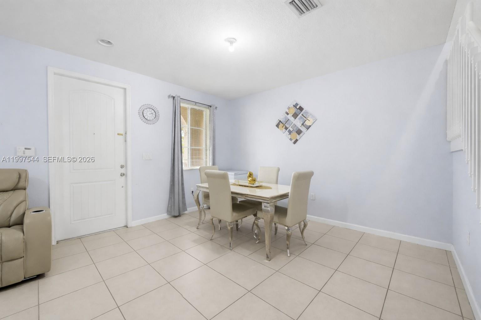 MANDARIN LAKES - Residential
