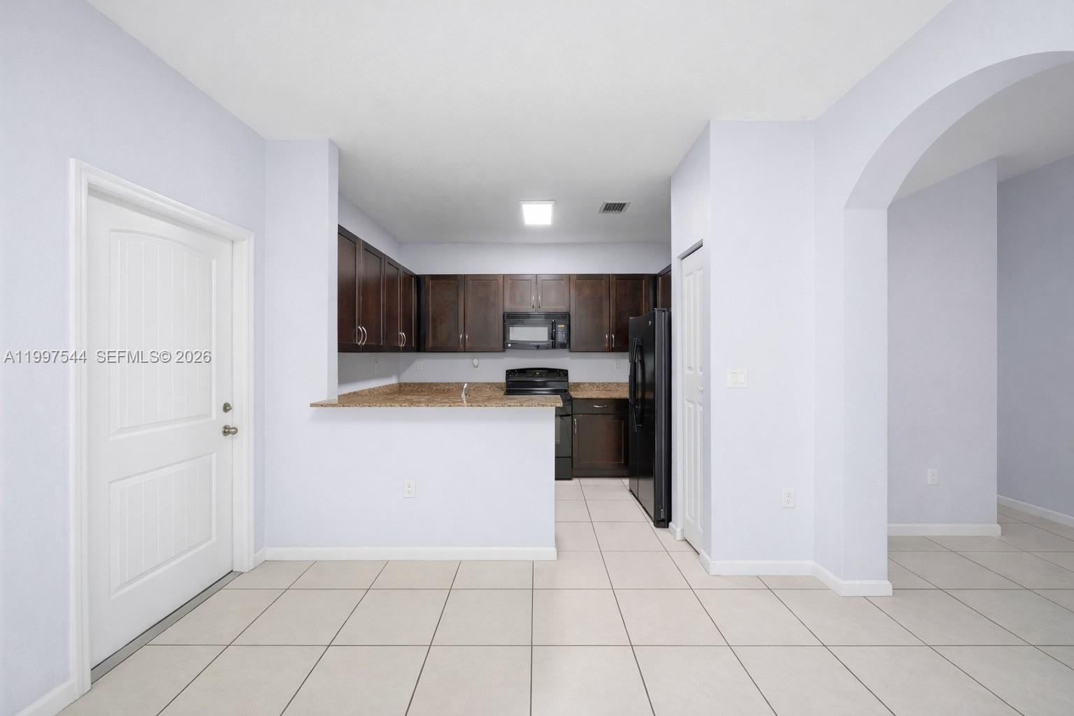 MANDARIN LAKES - Residential