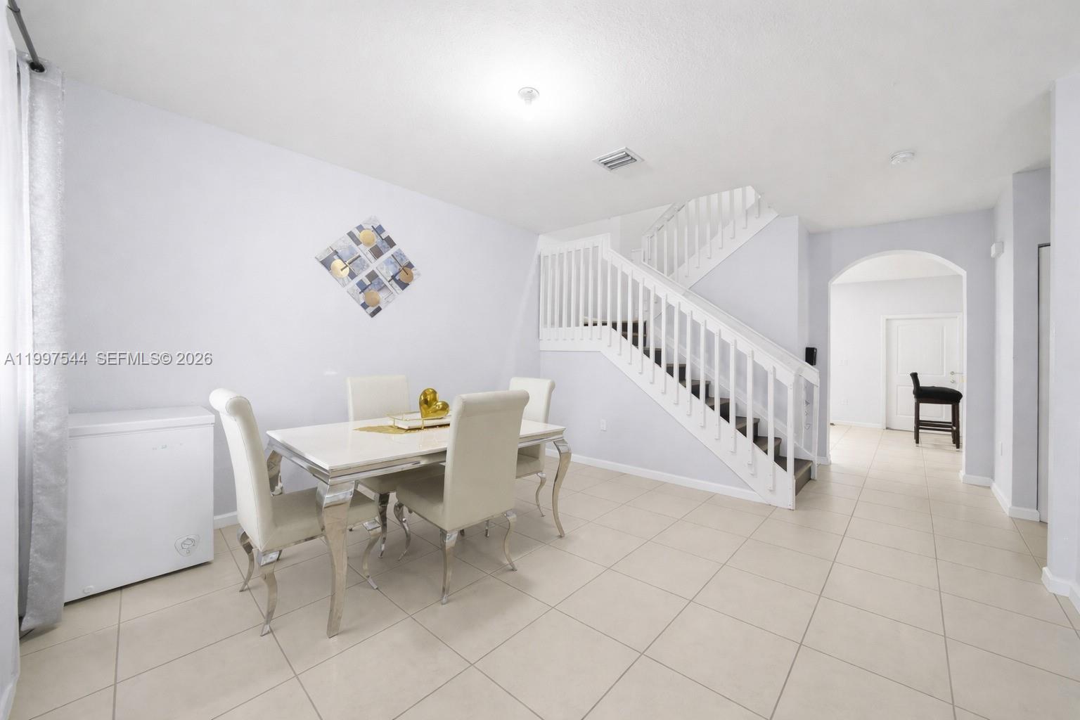 MANDARIN LAKES - Residential