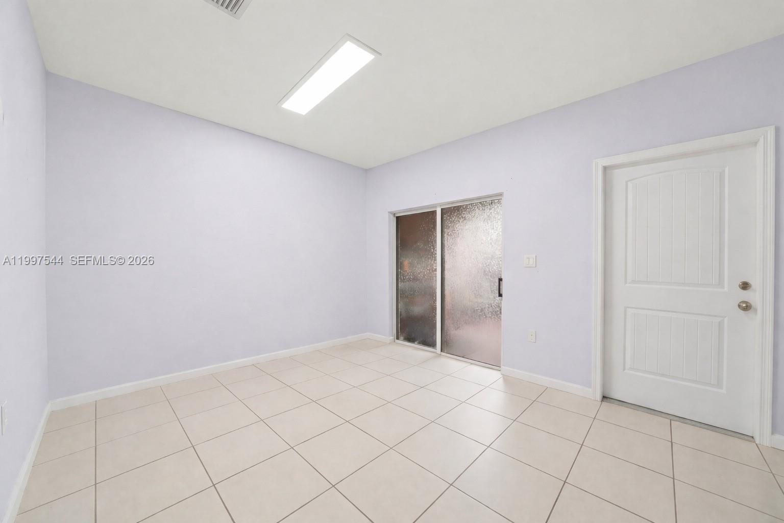 MANDARIN LAKES - Residential