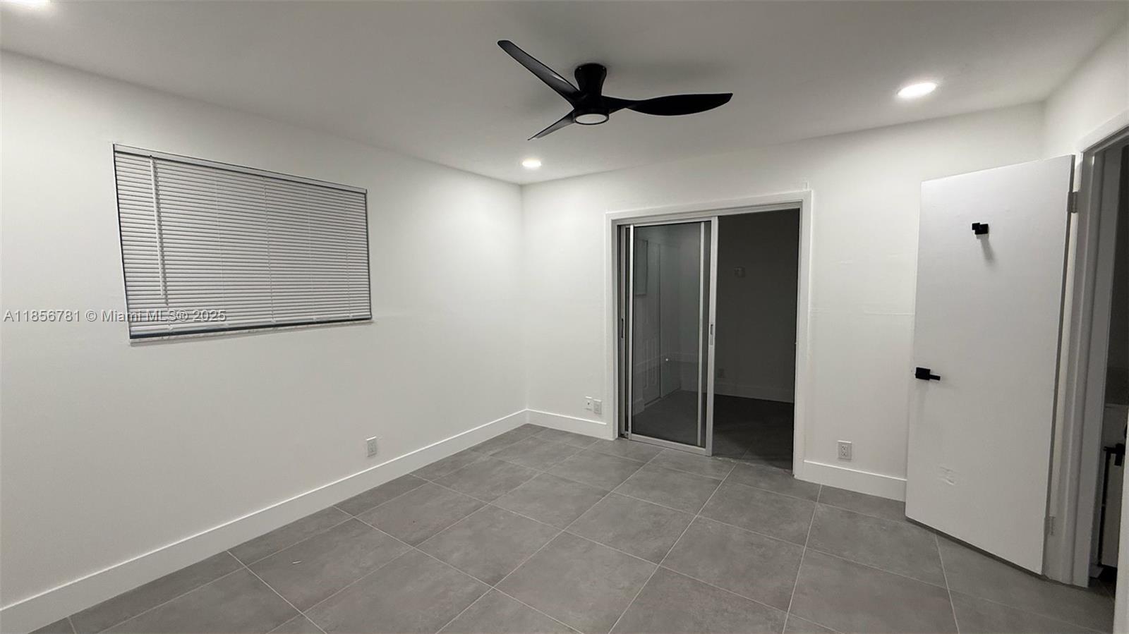 HOLLYWOOD LITTLE RANCHES - Residential Lease