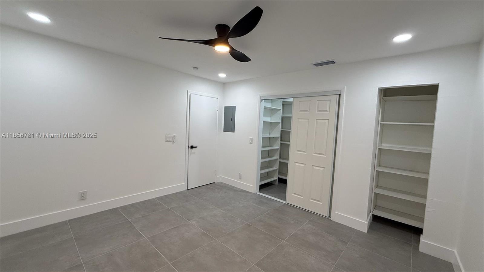 HOLLYWOOD LITTLE RANCHES - Residential Lease