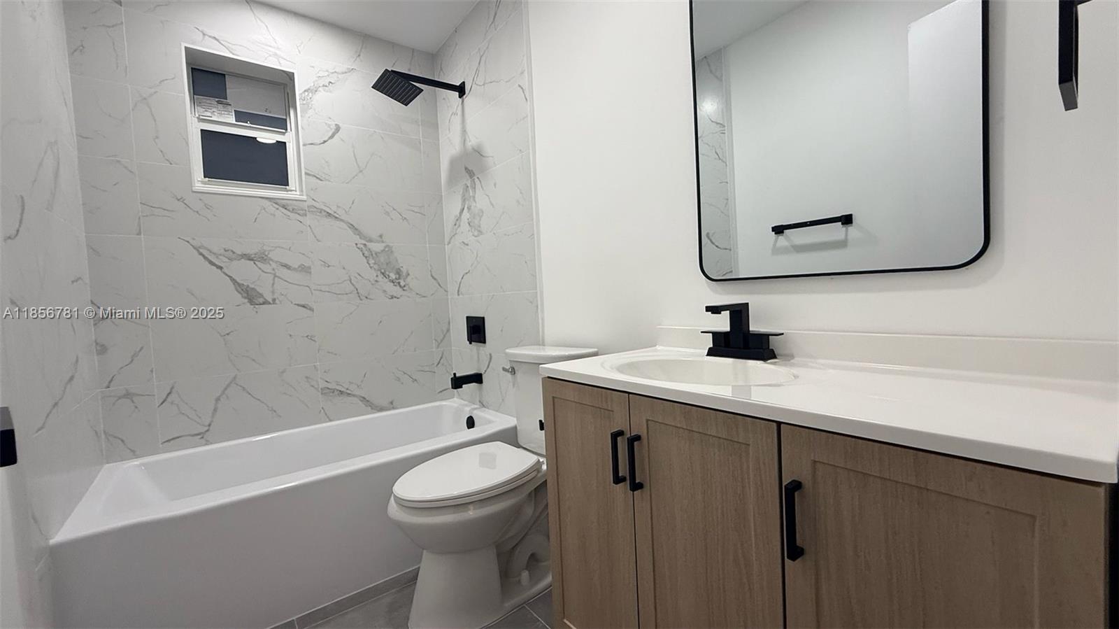 HOLLYWOOD LITTLE RANCHES - Residential Lease