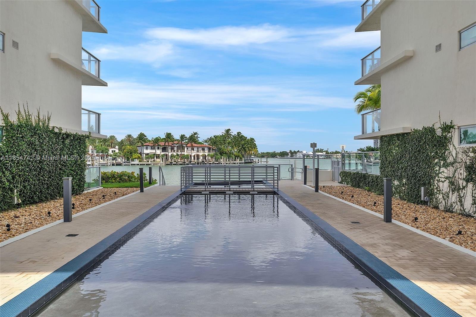 PELORO CONDO - Residential