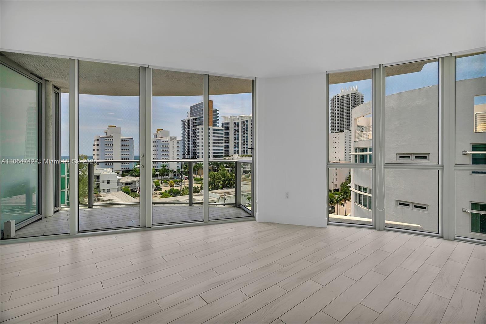 PELORO CONDO - Residential