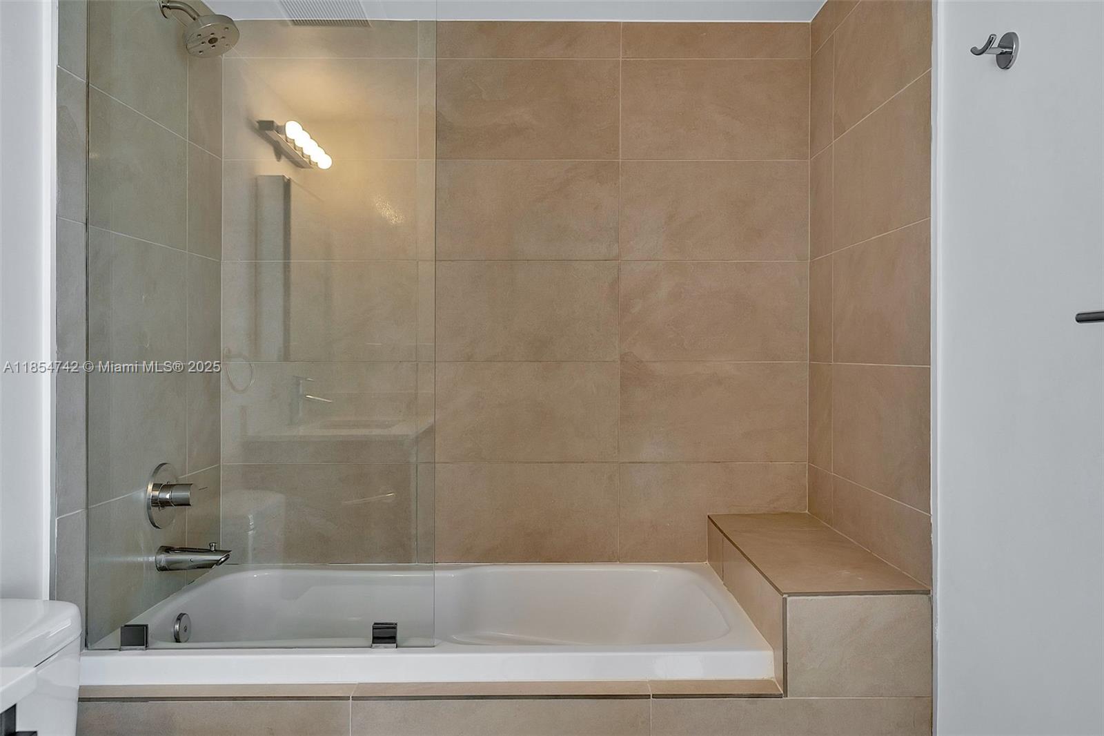 PELORO CONDO - Residential