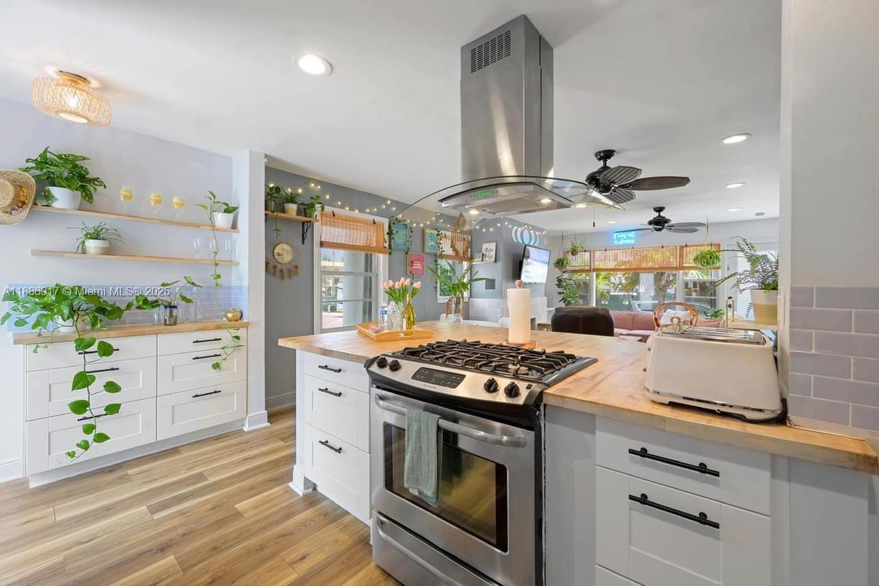 CHATEAU GARDENS CONDO - Residential