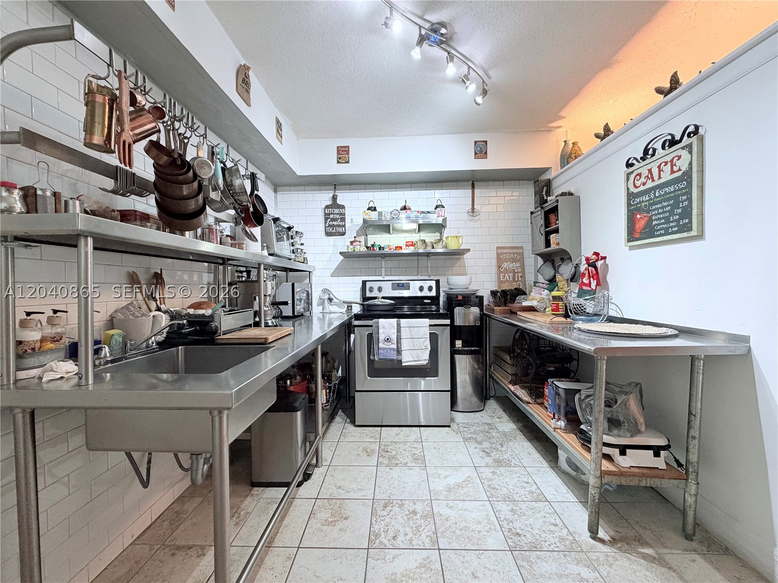 GOLDEN KEY CONDO - Residential