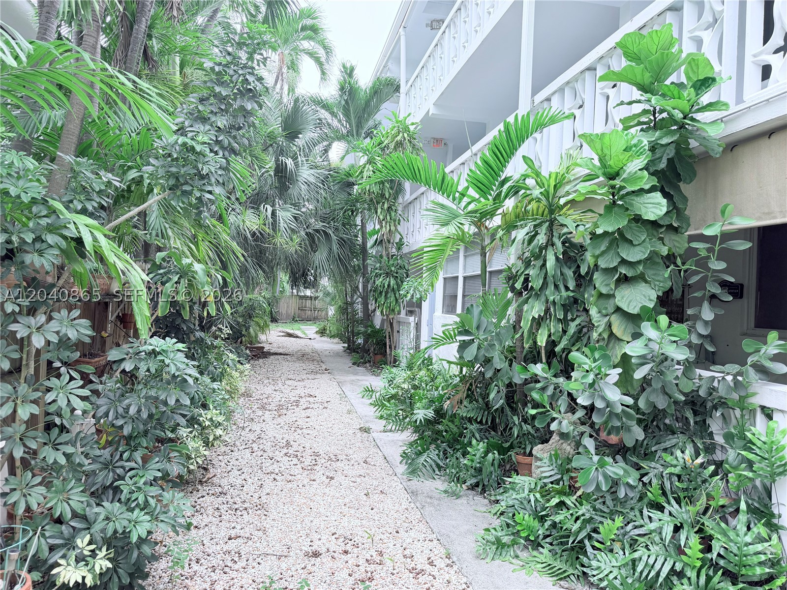 GOLDEN KEY CONDO - Residential