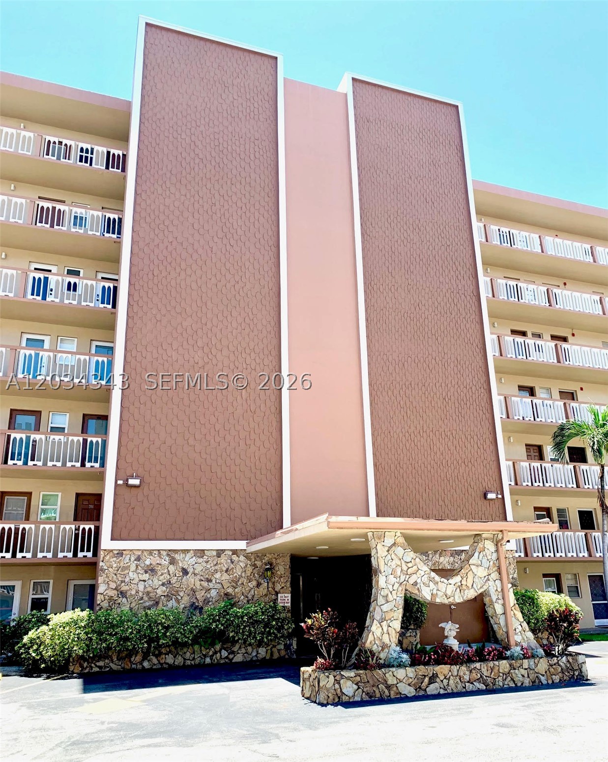 Beautiful corner apartment in the heart of Hallandale Beach. Move in condition, updated kitchen with SS appliances, granite countertops, tiled floors and Impact windows. Ready to move in and enjoy. Close to restaurants, stores and the beach.