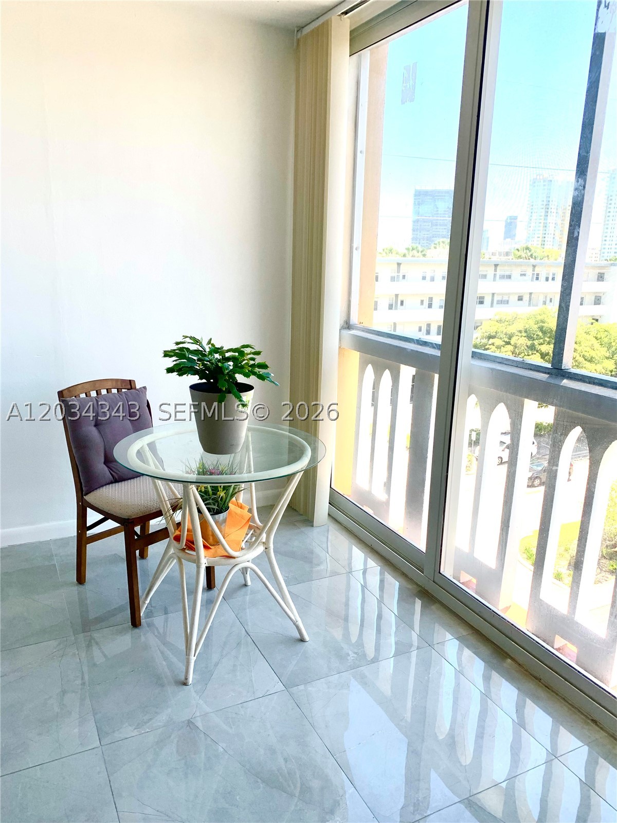 MEADOWBROOK CONDO APTS BL - Residential Lease