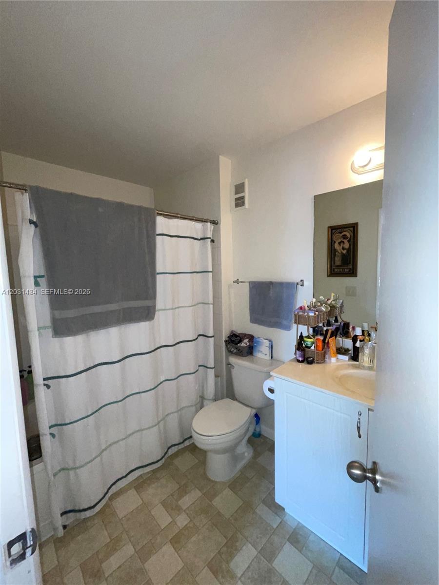 PALM LAKE CONDO - Residential