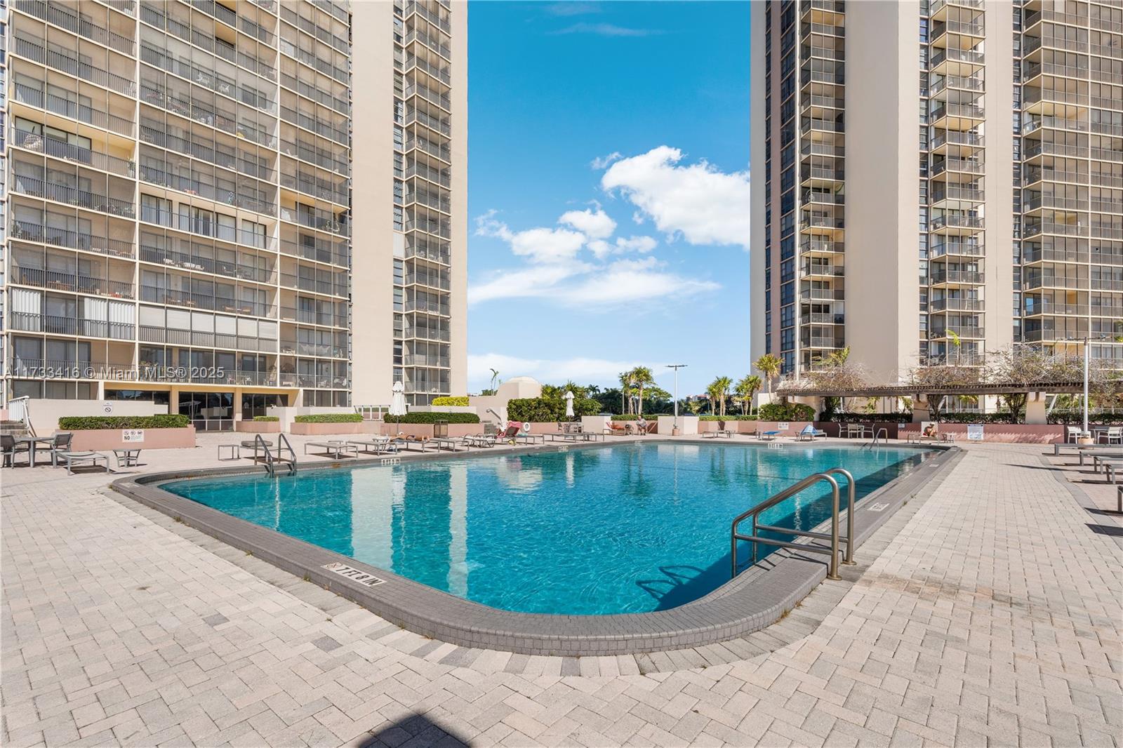 Coronado Condo Tower III - Residential