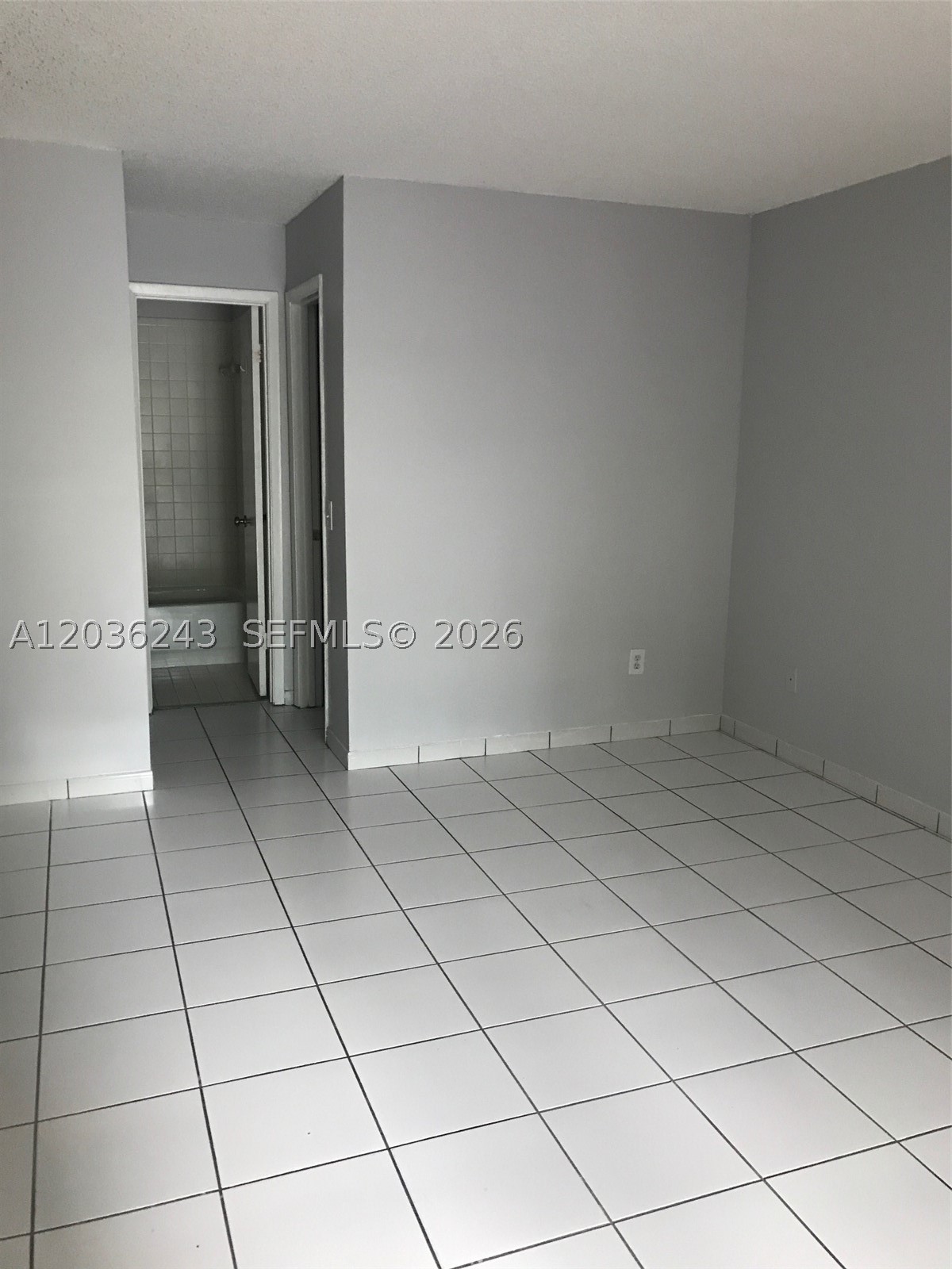BANYAN TREE CONDO 8 - Residential