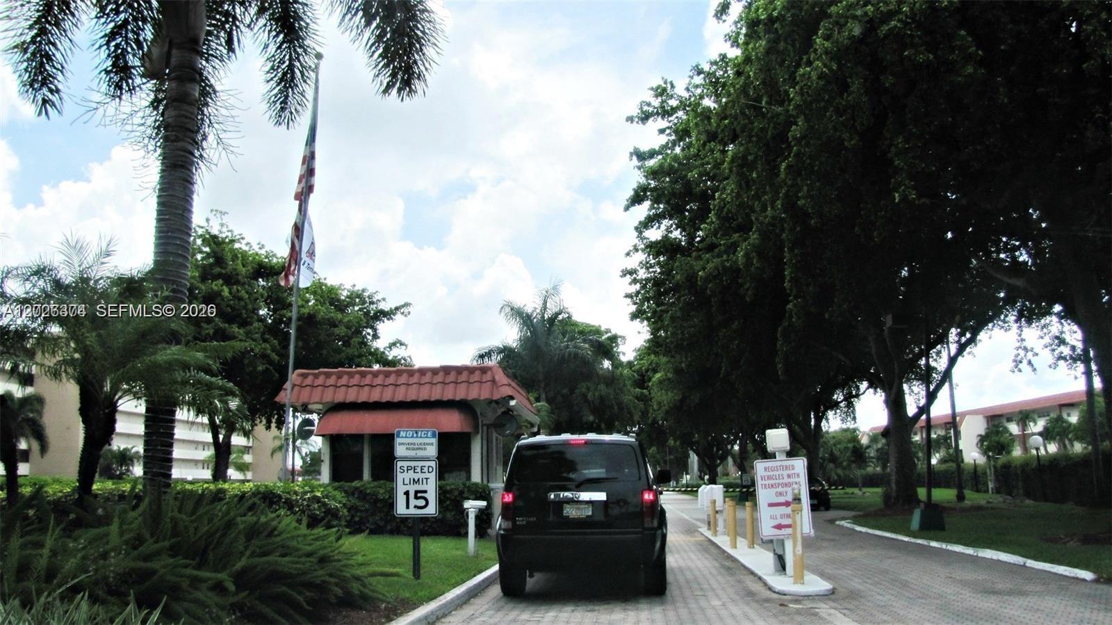 HOLLYBROOK GOLF - Residential