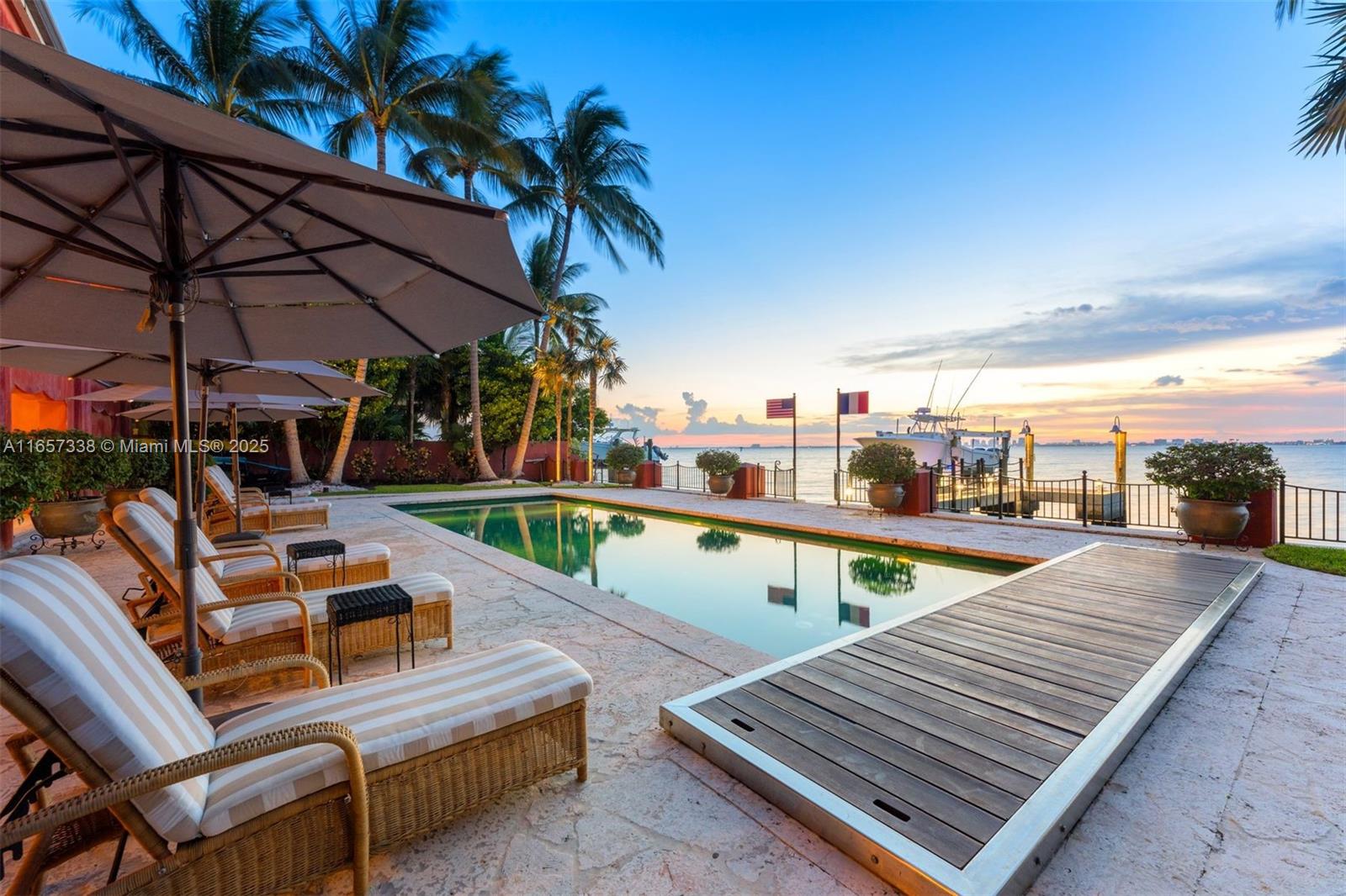 TROPICAL ISLE HOMES SUB 4 - Residential