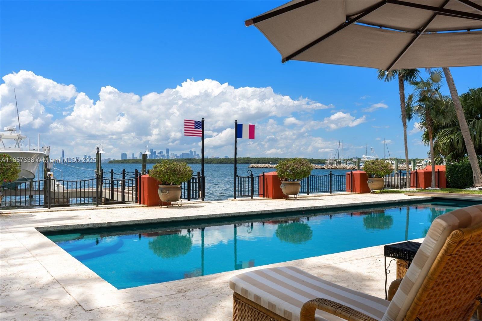 TROPICAL ISLE HOMES SUB 4 - Residential