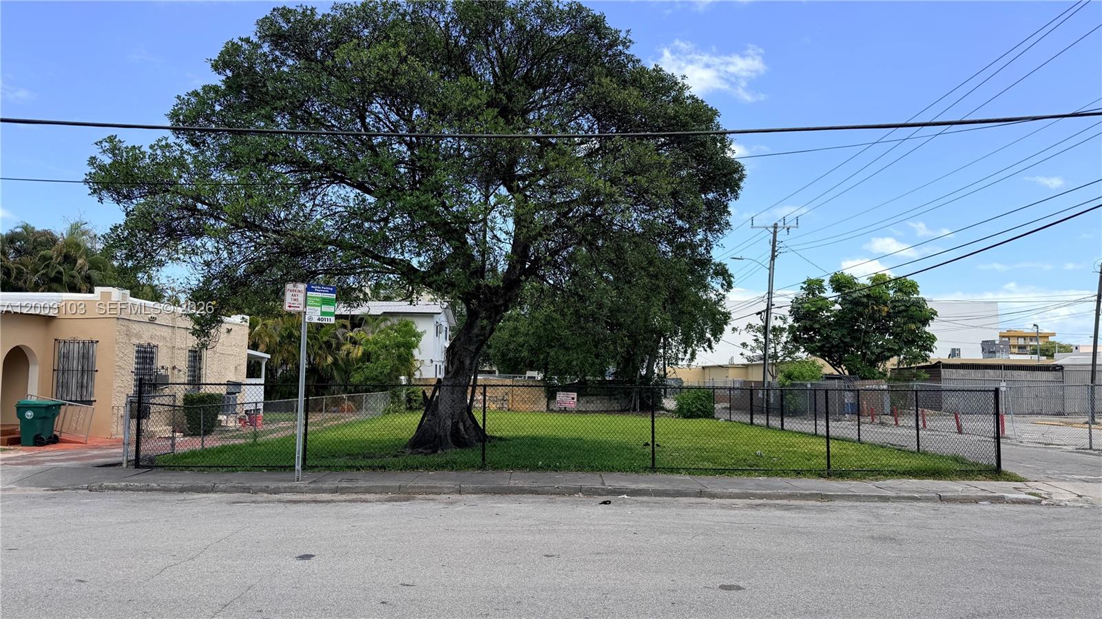 EVANSTON HEIGHTS - Land